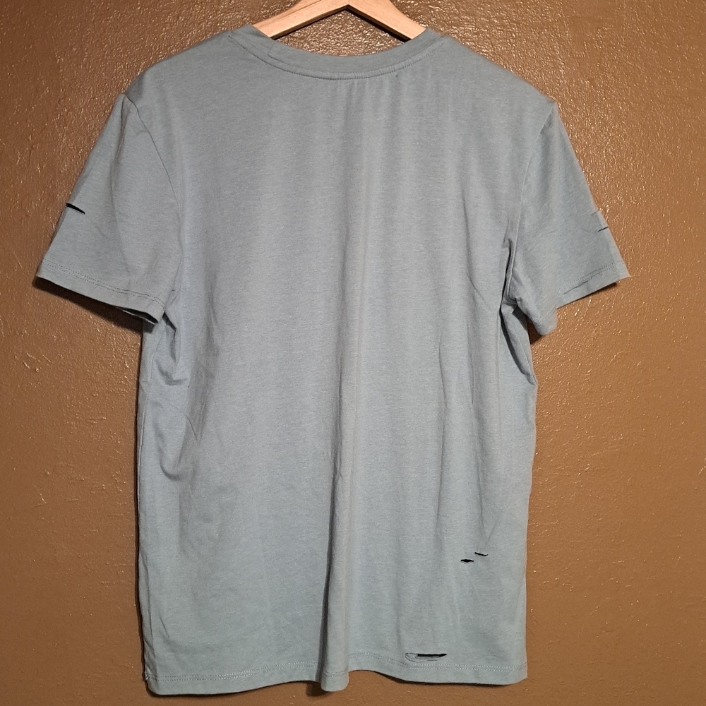 2 Distressed Tees Size Medium - Picture 5 of 6